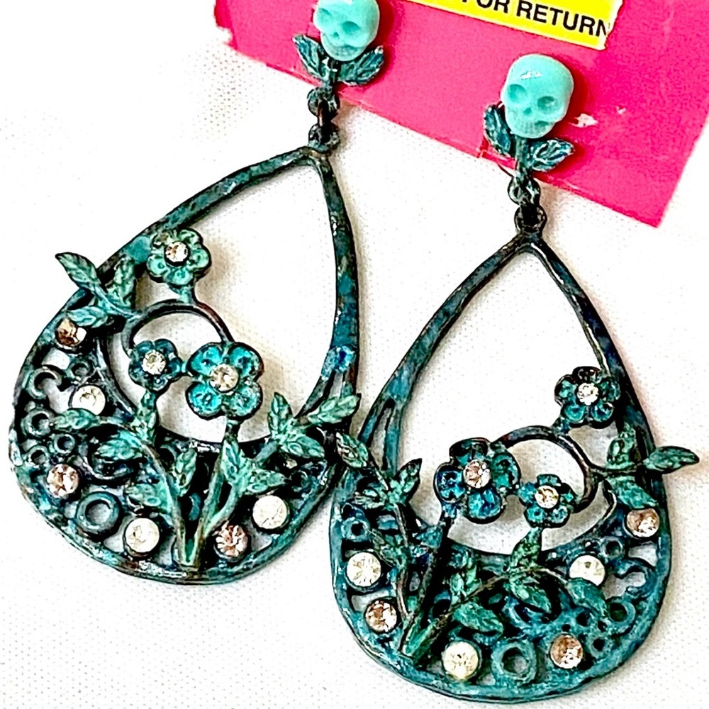 Betsey Johnson ‘Patina’ Skull Earrings w/Tag